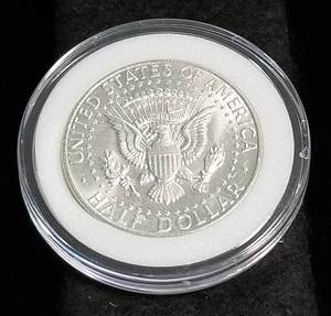 1964 KENNEDY HALF DOLLAR UNC IN AIRTITE