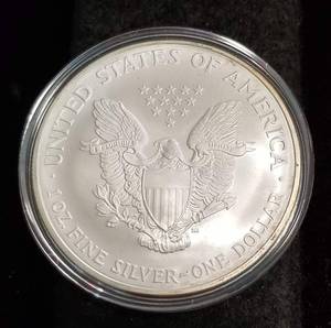 2006 AMERICAN SILVER EAGLE 1 TROY OZ. .999 FINE SILVER IN AIRTITE