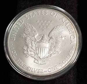 2009 AMERICAN SILVER EAGLE 1 TROY OZ. .999 FINE SILVER IN AIRTITE