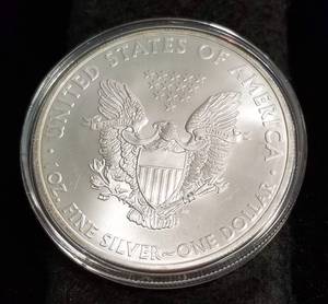 2010 AMERICAN SILVER EAGLE 1 TROY OZ. .999 FINE SILVER IN AIRTITE