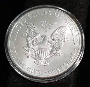 2011 AMERICAN SILVER EAGLE 1 TROY OZ. .999 FINE SILVER IN AIRTITE