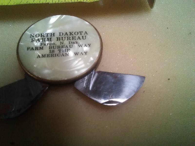 Nodak mutual, N.D. Farm Bureau disk pocketknife.