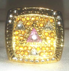 Los Angeles Lakers NBA Retirement Ring.