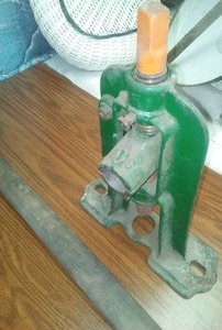 Vintage Press and Wood Handle.
