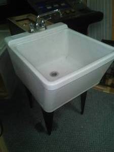 Porcelain Utility Tub and Metal Stand � Nice.