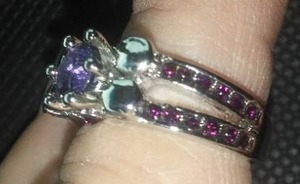 Women�s Purple Stone and Accents