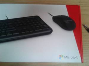 NEW Microsoft Keyboard and Mouse (5) in case
