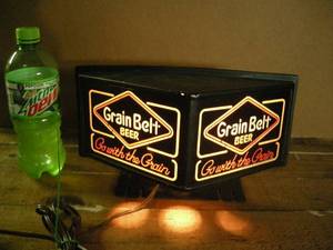 lot 13 image: Vintage Grain Belt Light-up Sign