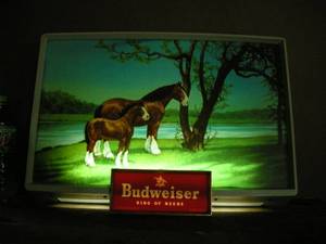 lot 34 image: Rare Vintage Budweiser Clydsdale Light-Up Sign