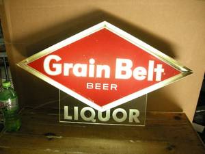 lot 88 image: Vintage Grain Belt Light-Up Sign