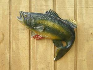lot 85 image: Vintage Grain Belt Beer Chalkware Fish
