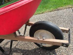 Ames Thouroughbred Wheelbarrow