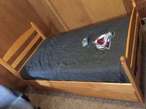 Twin Maple Bed With Pull Out Drawers