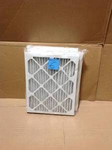 lot 6 image: 16 in. x 20 in. FPR 10 Air Cleaner Filter &nbspin good condition 