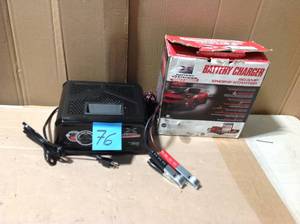 lot 76 image: Battery Extender 12-Volt, 80 Amp Engine Start, 20 Amp ChargerMaintainer &nbspin good condition 