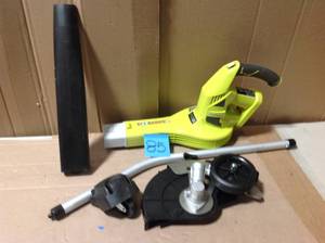 lot 85 image: Lot whit Universal Edger Attachment and blower tool only in good condition