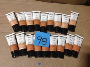 lot 98 image: COVER GIRL  CG VITALIST LUMINXN SUNKSS &nbspin good condition 