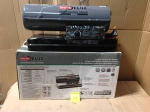 lot 14 image: Dyna-Glo Delux 80K BTU Forced Air Kerosene Portable Heater 