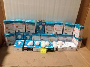 lot 27 image: EcoSmart 60W Equivalent Soft White A19 Basic Non-Dimmable LED Light Bulb (4-Pack &nbspin good condition 