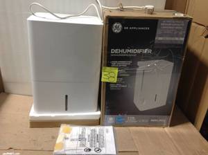 lot 38 image: GE 30 pt. Dehumidifier, ENERGY STAR &nbspin good condition 