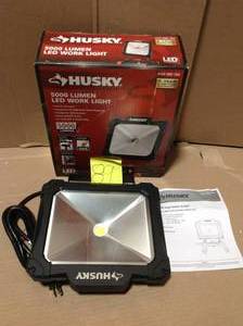 lot 89 image: 5000 Lumen Portable LED Work Light Husky Tripod Wet Safe bulb Durable lamp &nbspin good condition  &nbspin good condition 