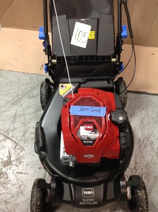 lot 105 image: Toro 21 in. Super Recycler Personal Pace SmartStow 163cc Briggs Engine and FLEX Handle in good conditions