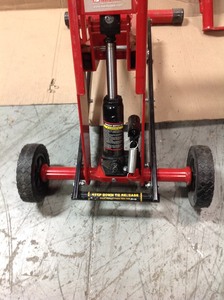 lot 106 image: MoJack HDL 500 Lawn Mower Lift