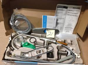 lot 21 image: Noell 1-Handle Pull-Down Sprayer Kitchen Faucet with Reflex, Soap Dispenser and Power Clean in Spot Resist Stainless in good condition 