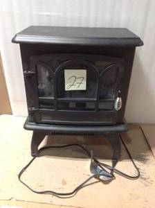 lot 27 image: StyleWell Kingham 1,000 sq. ft. Panoramic Infrared Electric Stove in Black with Electronic Thermostat in good condition 