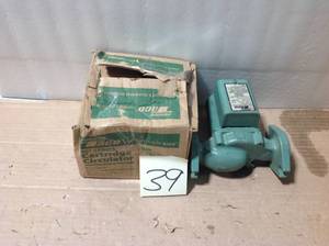 lot 39 image: Taco Comfort Solutions 125 HP Cast Iron Circulator Pump in good condition 