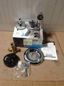 lot 40 image: MOEN Essie 1-Handle 5-Spray Tub&ampShower Faucet In Chrome wValve (Valve Included) in good condition 