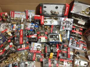 lot 52 image: LOT OF DOOR LOCKS AND HARDWARE ALL COSTUMER RETURNS