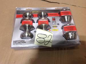 lot 82 image: Defiant Hartford Satin Nickel Single Cylinder Keyed Entry Project Pack in good condition 