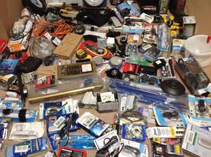 lot 74 image: LOT WITH ASSORTED TOOLS MISC AND MORE COSTUMER RETURNS 