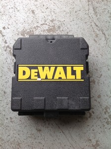 lot 112 image: DEWALT DW083CG 100-ft Green Self-Leveling 3-Spot Laser Level w Case in working conditions