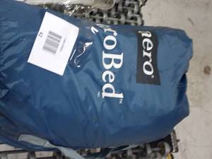 air mattress 60 IN WIDE X 72 IN LONG INCLUDES MATTRESS COVER