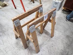 2 saw horse ladders
