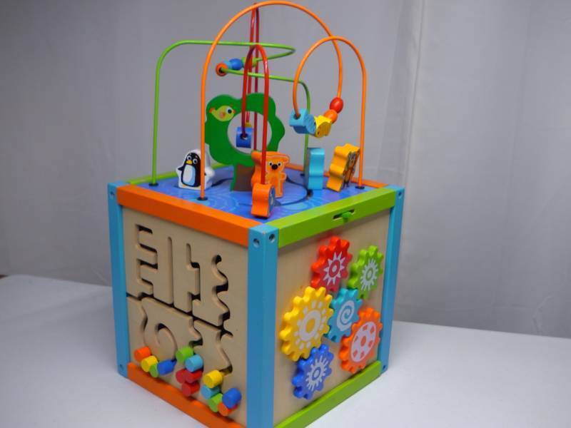 Toys-R-Us Play Cube-Used