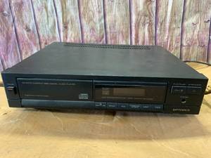 lot 3 image: Optimus CD-2470 CD Player
