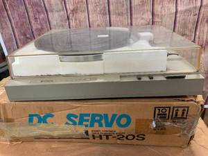 lot 8 image: Hitachi HT-20S Turntable Record Player in Original Box