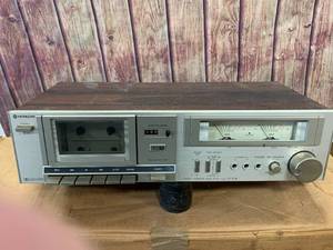 lot 10 image: Rare Hitachi D-E10 Cassette Tape Deck