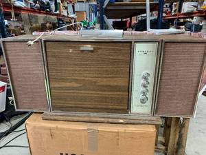 lot 11 image: 1960s Admiral Portable Suitcase Solid State Record Player