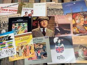 lot 15 image: Lot of 15 Vintage Record Albums