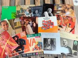 lot 18 image: Lot of 15 Vintage Record Albums