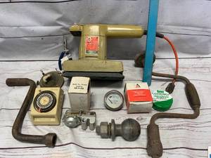 lot 30 image: Black & Decker Sander, Vintage Tools & Parts
