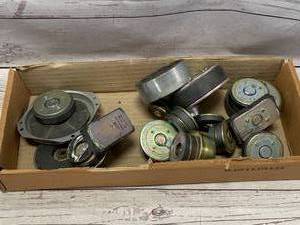 lot 75 image: Box of Misc. Magnets