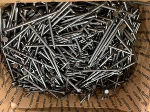 lot 89 image: 25 Pound Box 20d Nails 4