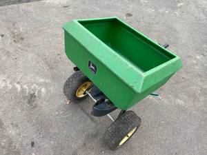 John Deere Pull Behind Spreader