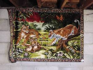 lot 11 image: Vintage Wall Tapestry