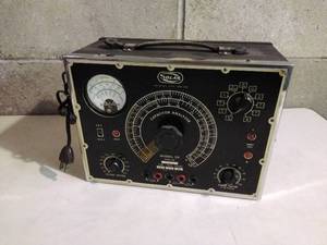 lot 17 image: Solar Capacitor Analyzer